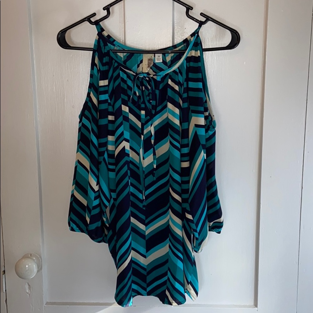 Francesca’s striped cold shoulder top MED